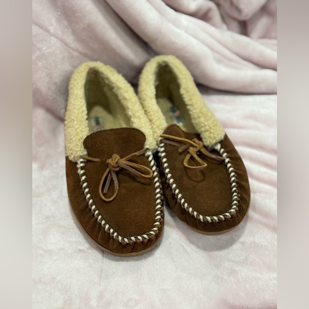 Minnetonka Men’s Pile Lined Hardsole Suede Moccasin Slippers Brown Size 12